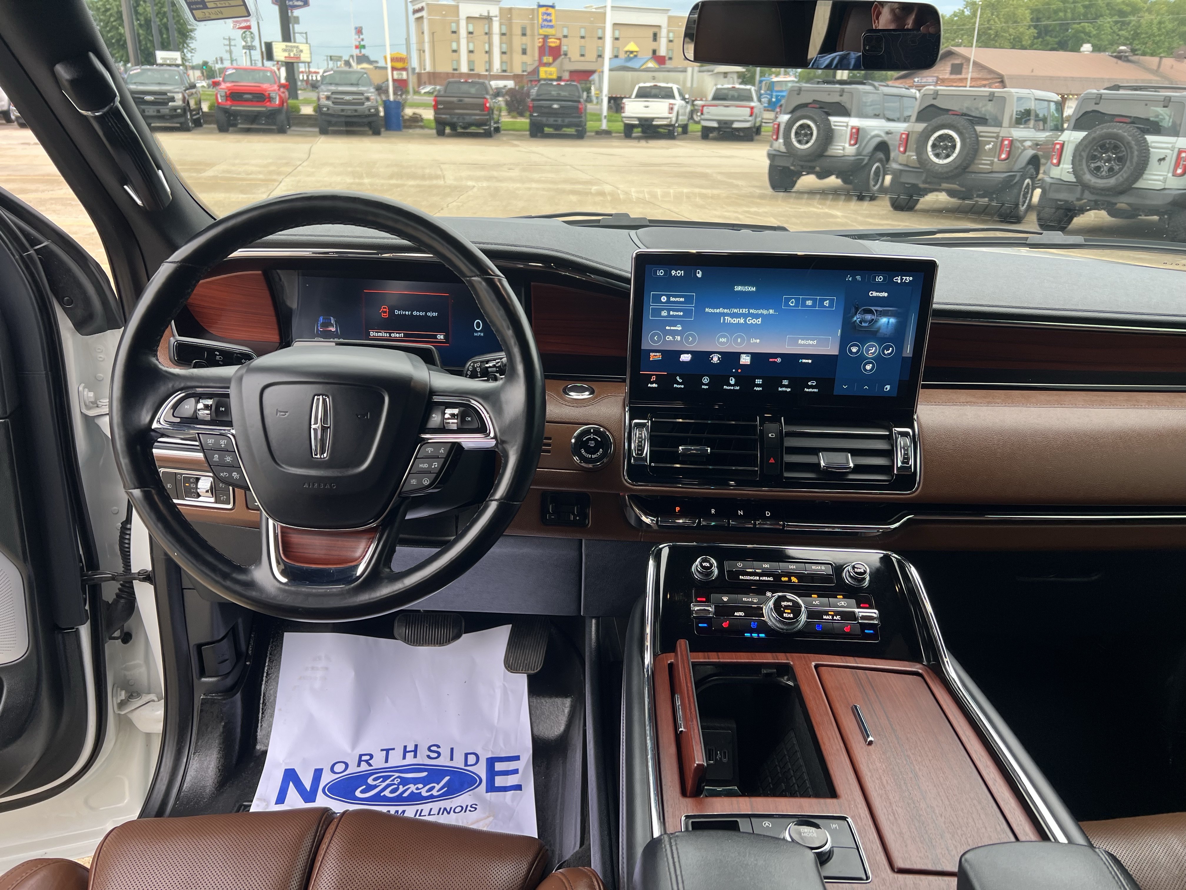Used 2023 Lincoln Navigator L Reserve AWD/4WD image 19