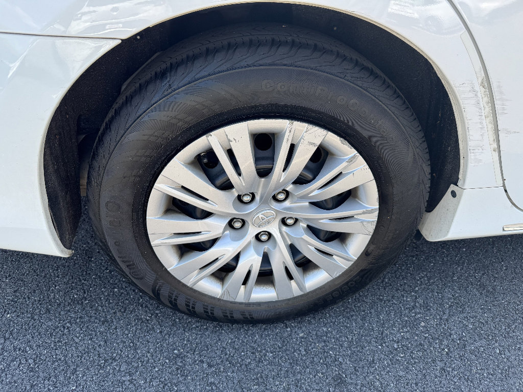 Used 2014 Toyota Camry LE FWD image 19
