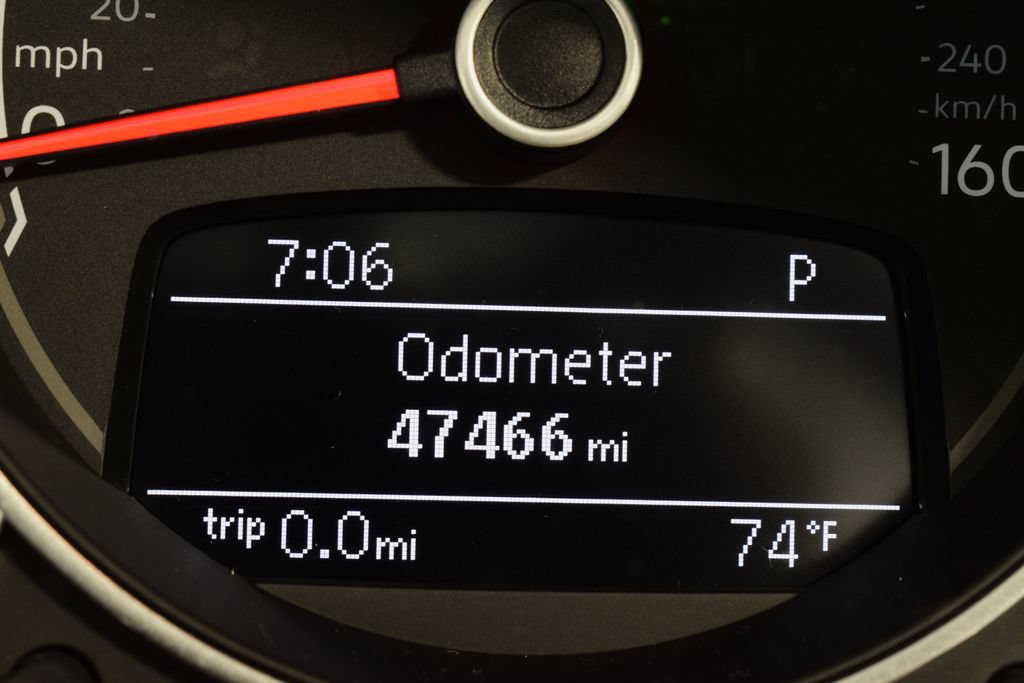 Used 2019 Volkswagen Beetle 2.0T S FWD image 27