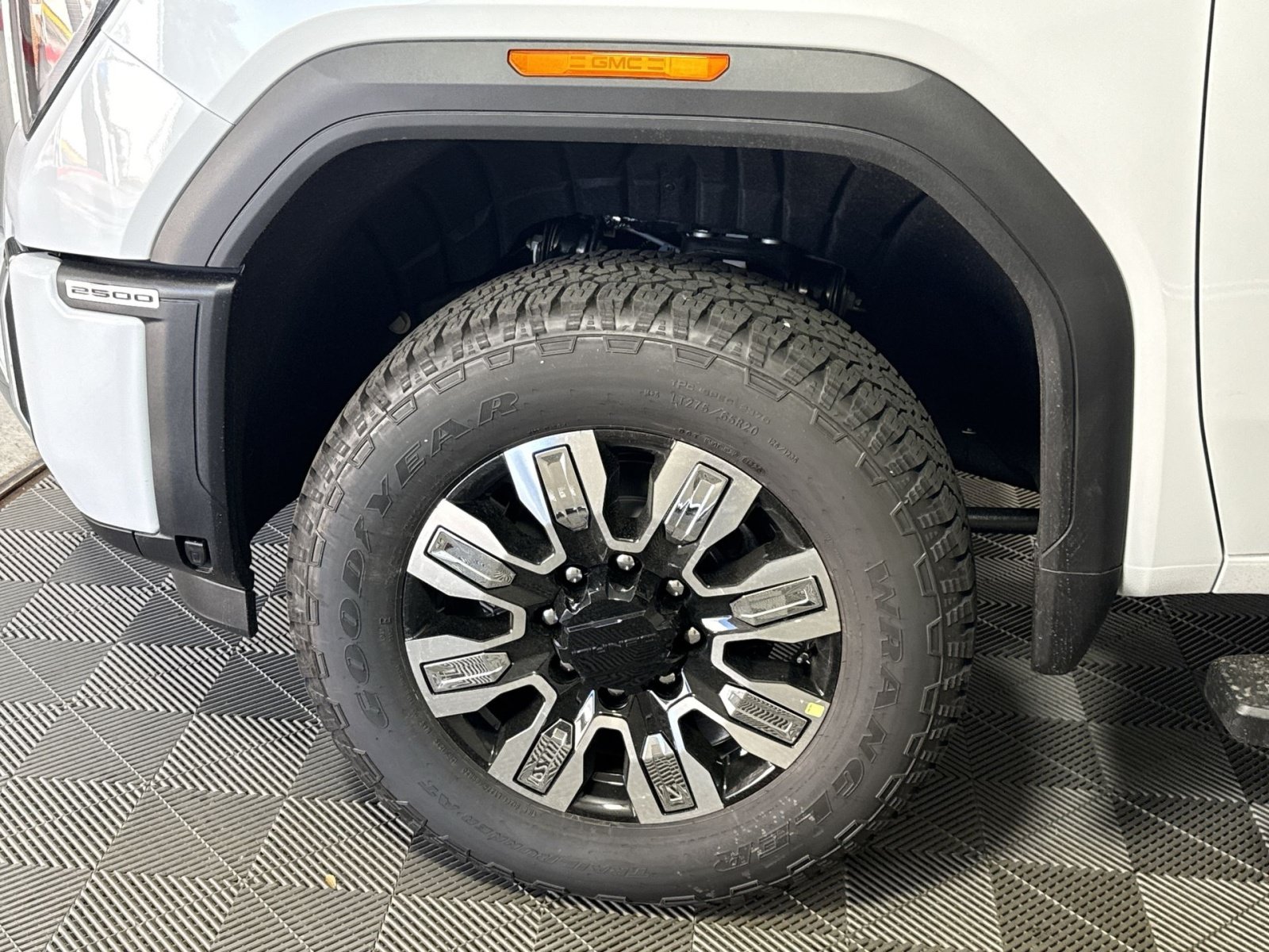 New 2026 GMC Sierra 2500 Denali w/ Denali Reserve Package AWD/4WD image 12