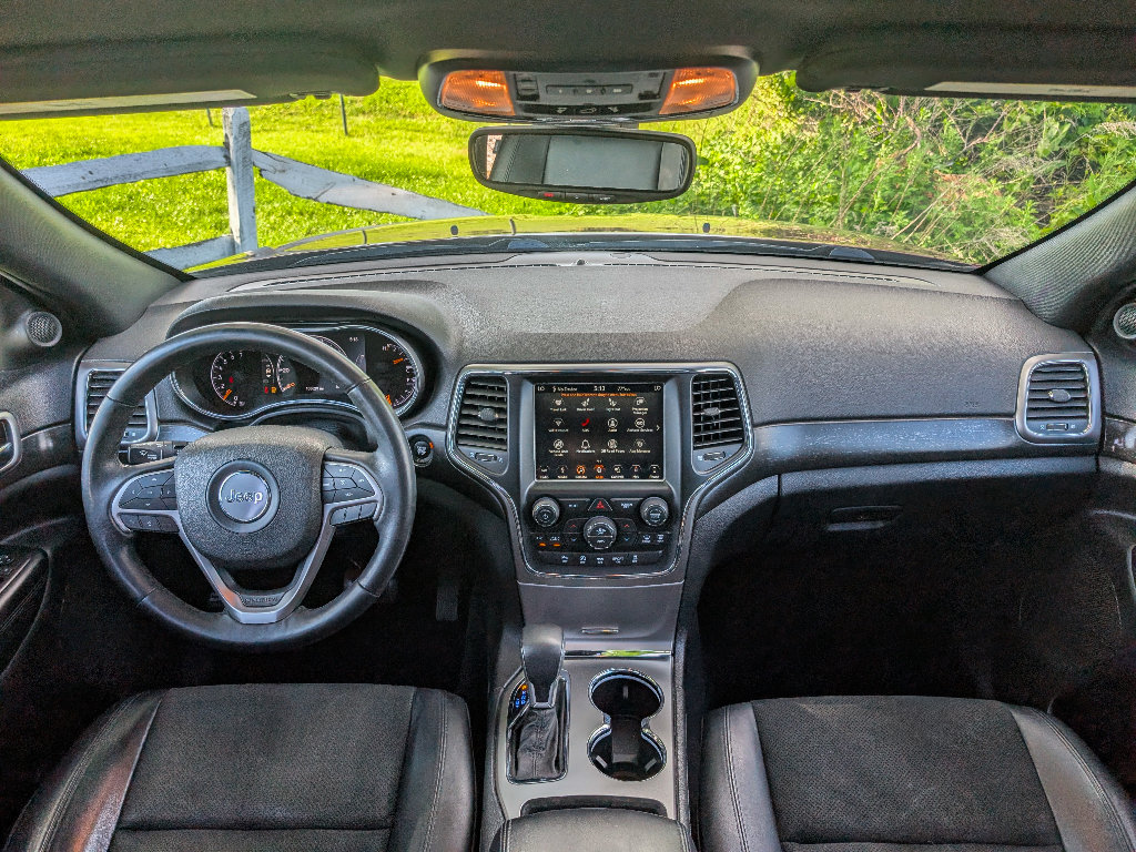 Used 2018 Jeep Grand Cherokee Altitude AWD/4WD image 31