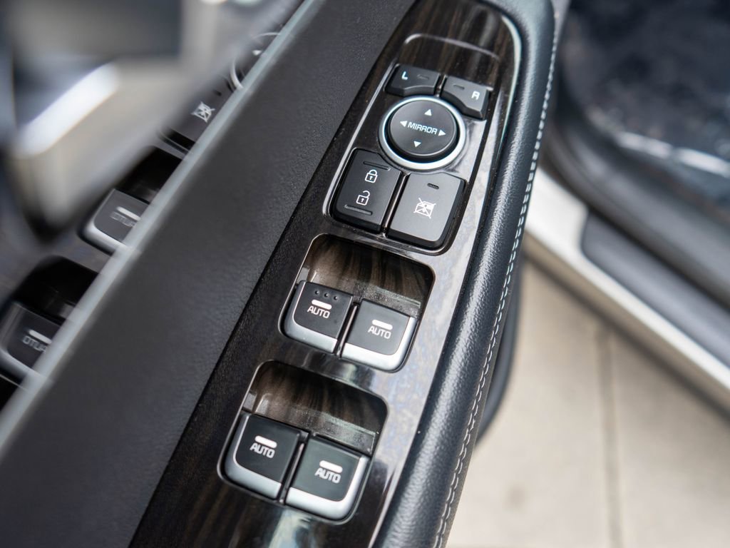 Used 2019 Kia Sorento EX w/ EX Touring Package image 18