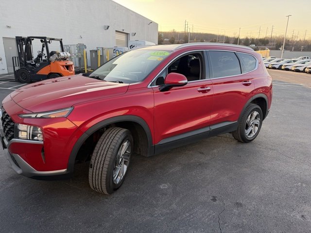 Used 2023 Hyundai Santa Fe SEL image 2