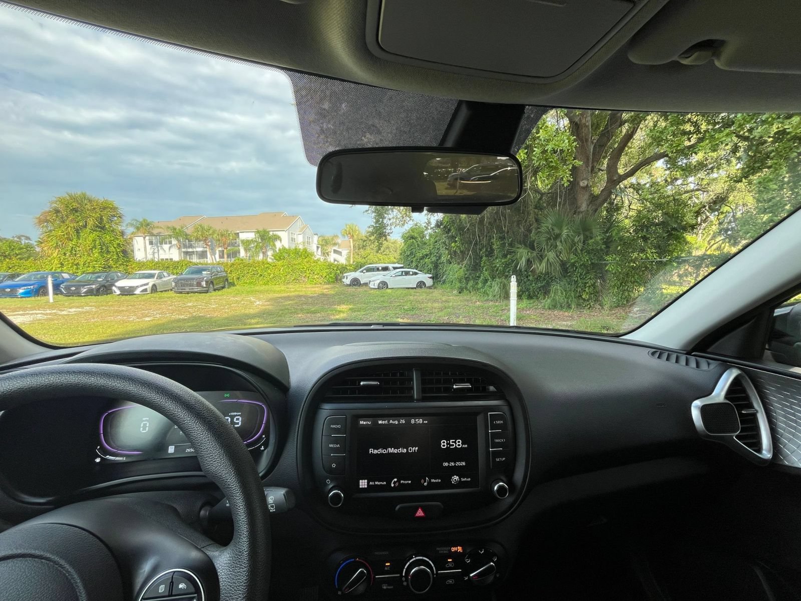 Used 2025 Kia Soul LX w/ LX Technology Package FWD image 31