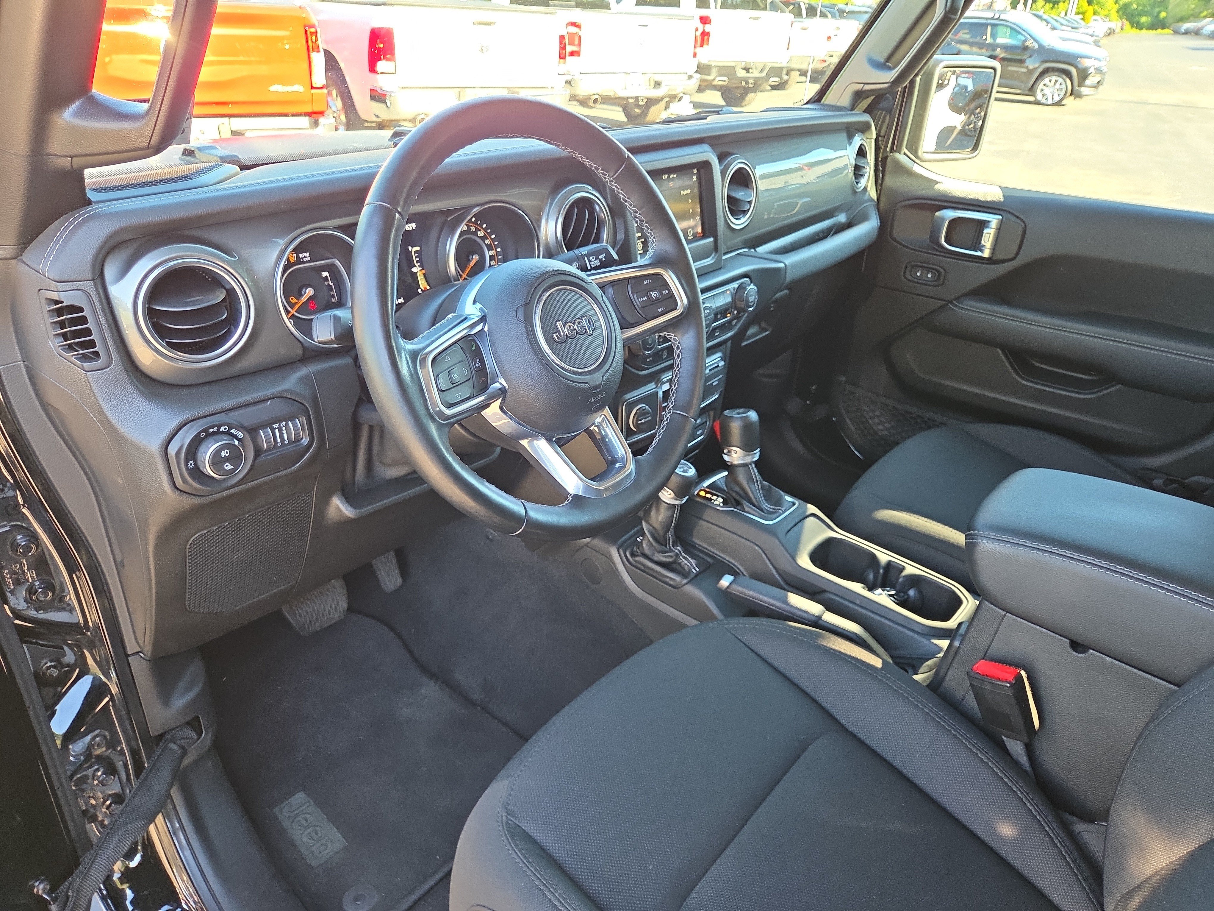 Certified 2021 Jeep Gladiator Overland w/ Cold Weather Group AWD/4WD image 16