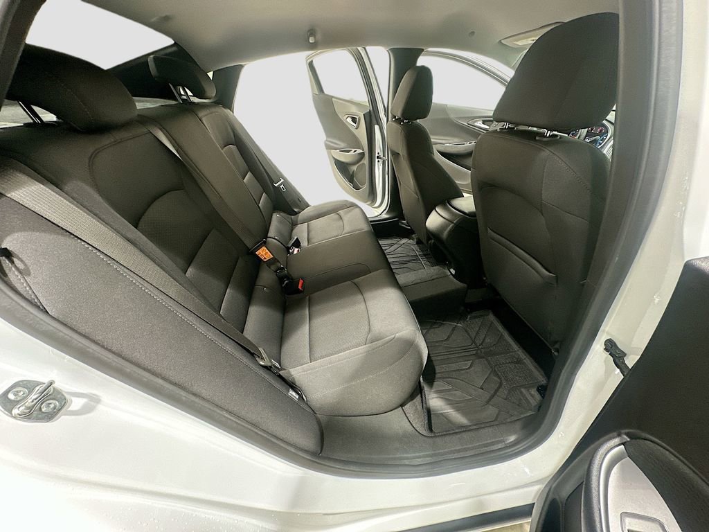 Used 2025 Chevrolet Malibu RS w/ LPO, Floor Liner Package FWD image 27