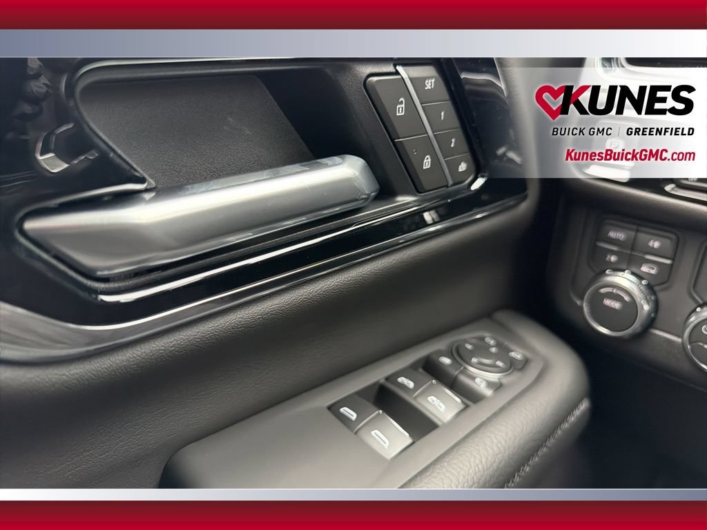 New 2026 GMC Yukon XL Denali w/ Sun & Power Step Package AWD/4WD image 25