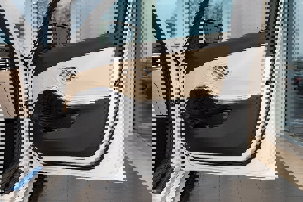 New 2026 BMW 330i xDrive Sedan w/ Convenience Package image 19