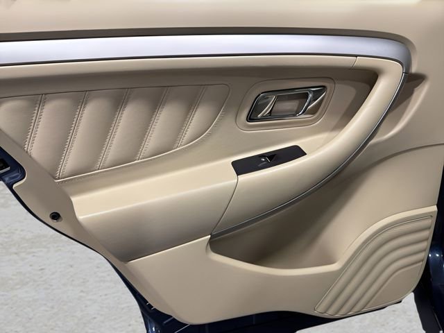 Used 2017 Ford Taurus SE image 25