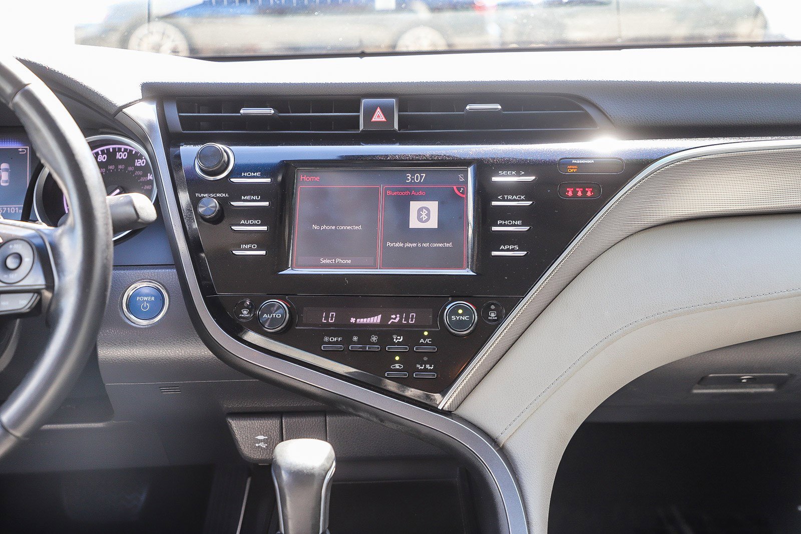 Used 2018 Toyota Camry SE FWD image 15