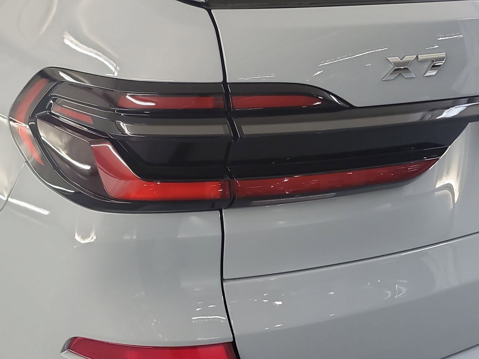New 2026 BMW X7 M60i image 23