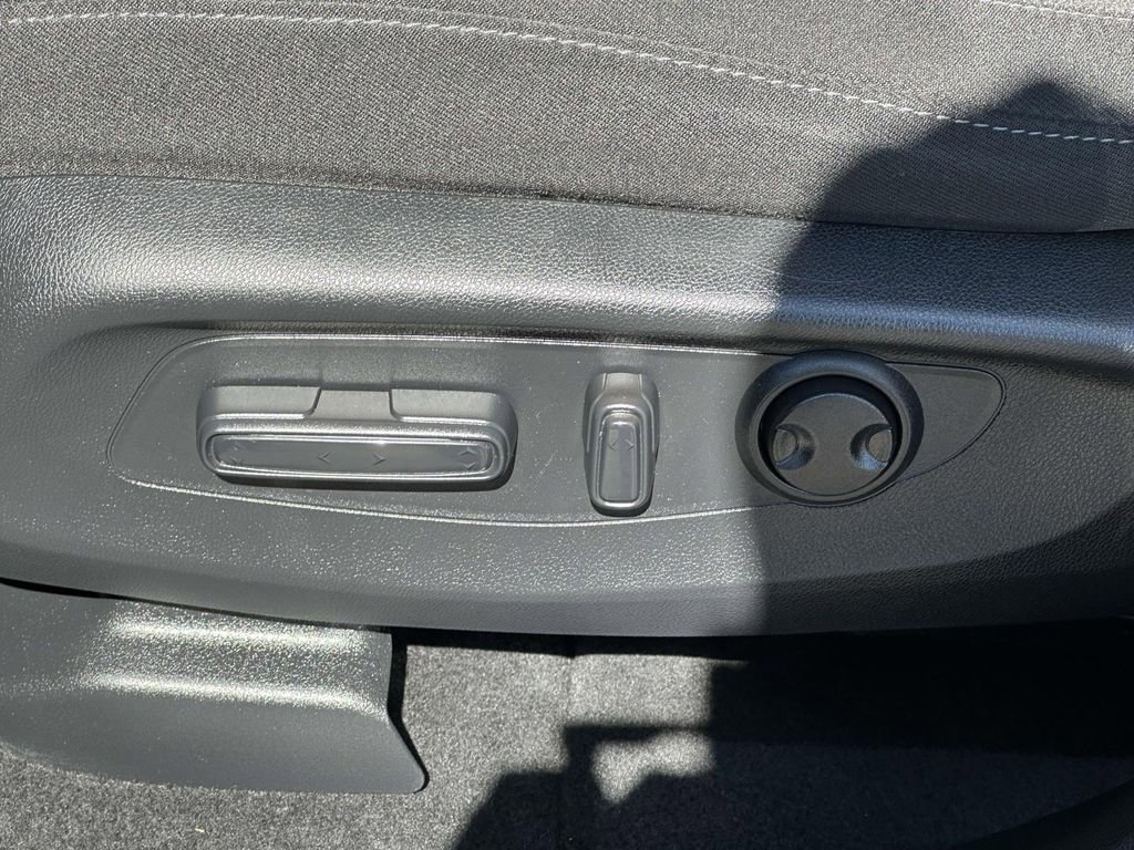 Certified 2023 Honda CR-V EX image 16