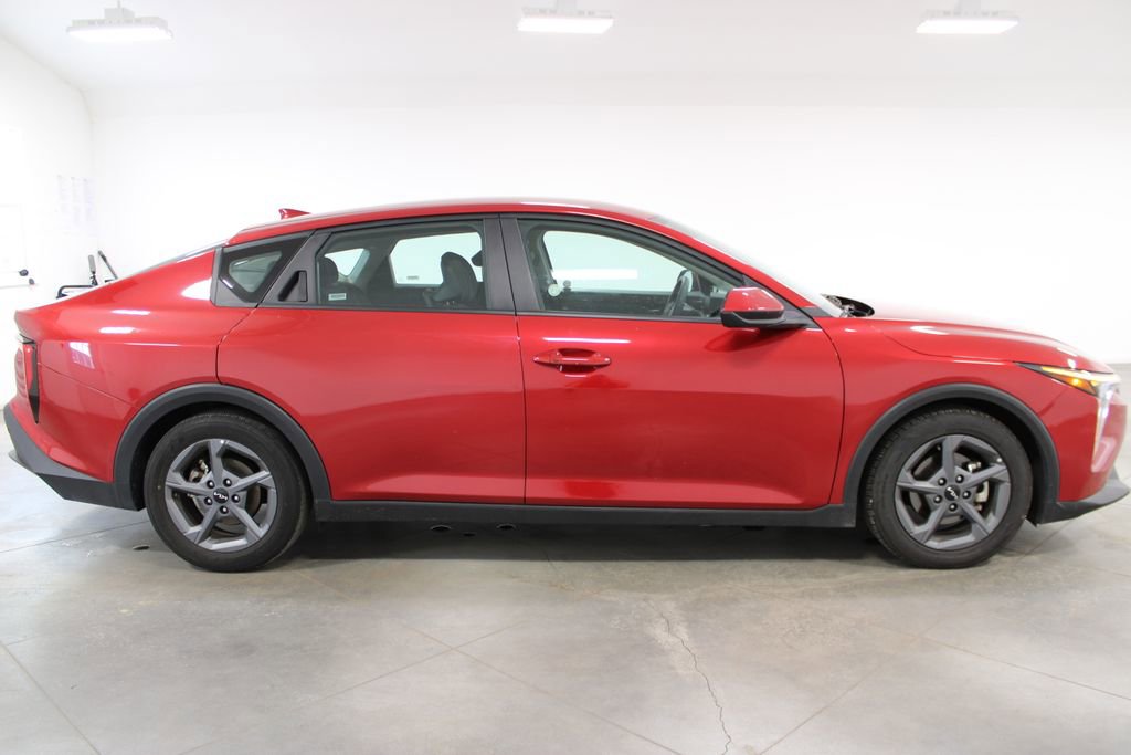 Used 2025 Kia K4 FWD image 11