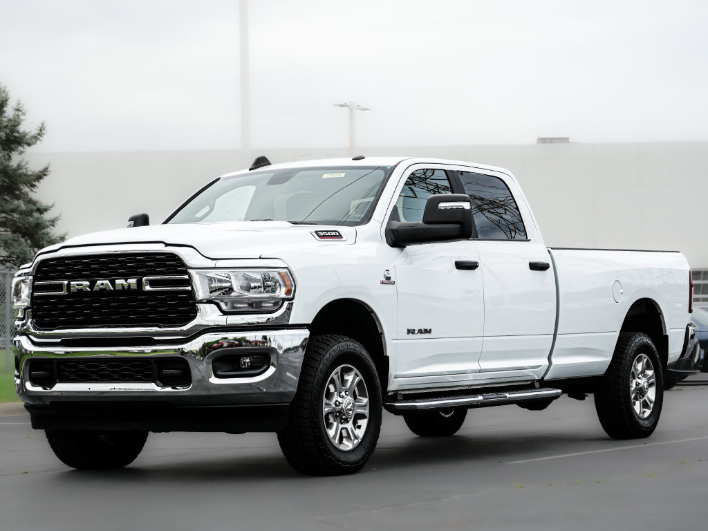 Used 2024 RAM 3500 Big Horn AWD/4WD image 3