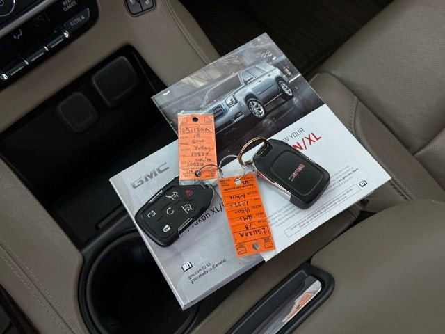 Used 2018 GMC Yukon XL SLT w/ Open Road Package AWD/4WD image 5