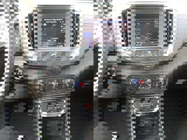 Used 2023 GMC Terrain SLE w/ Driver Convenience Package image 15