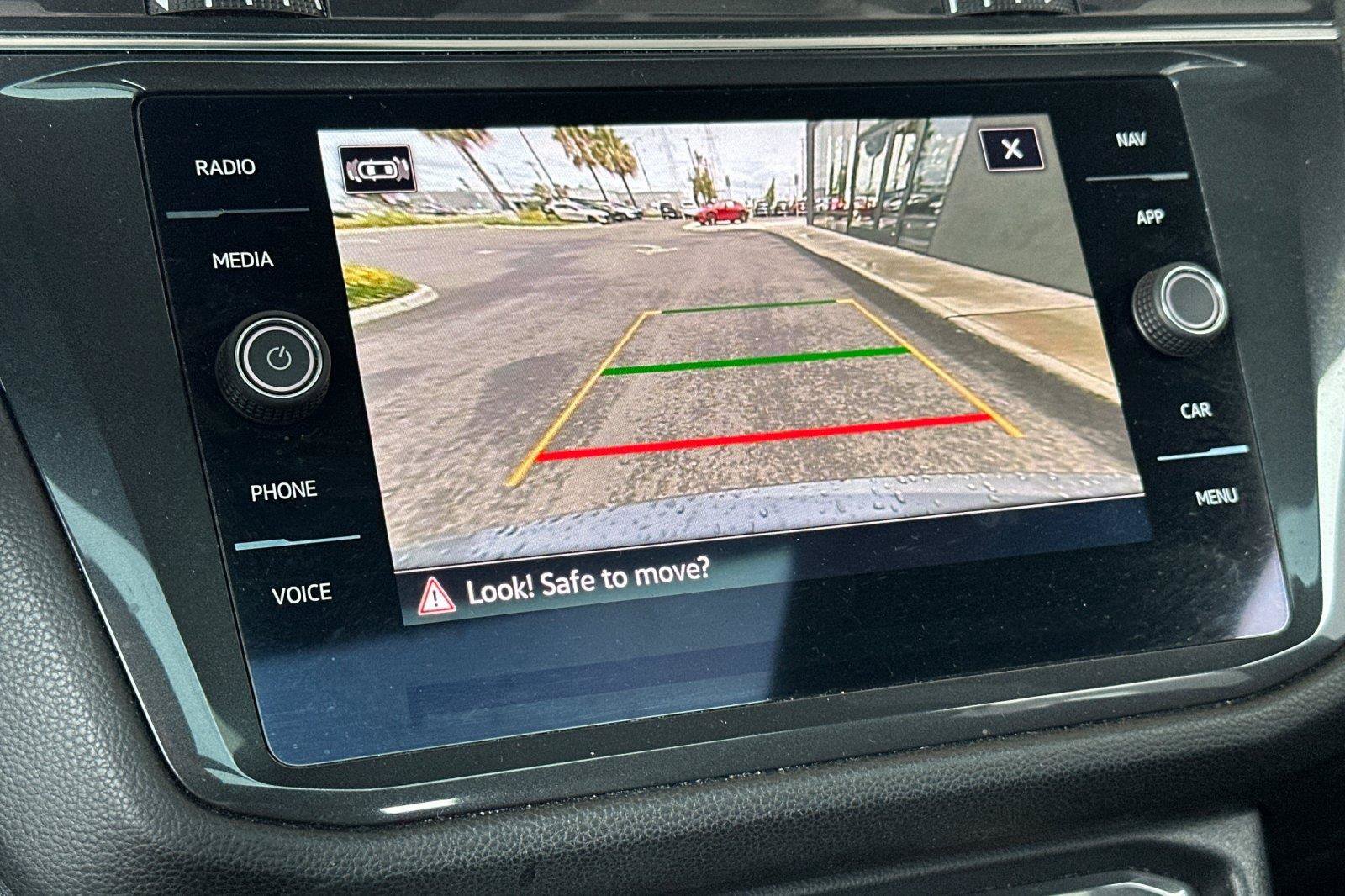 Certified 2023 Volkswagen Tiguan SEL R-Line AWD/4WD image 20