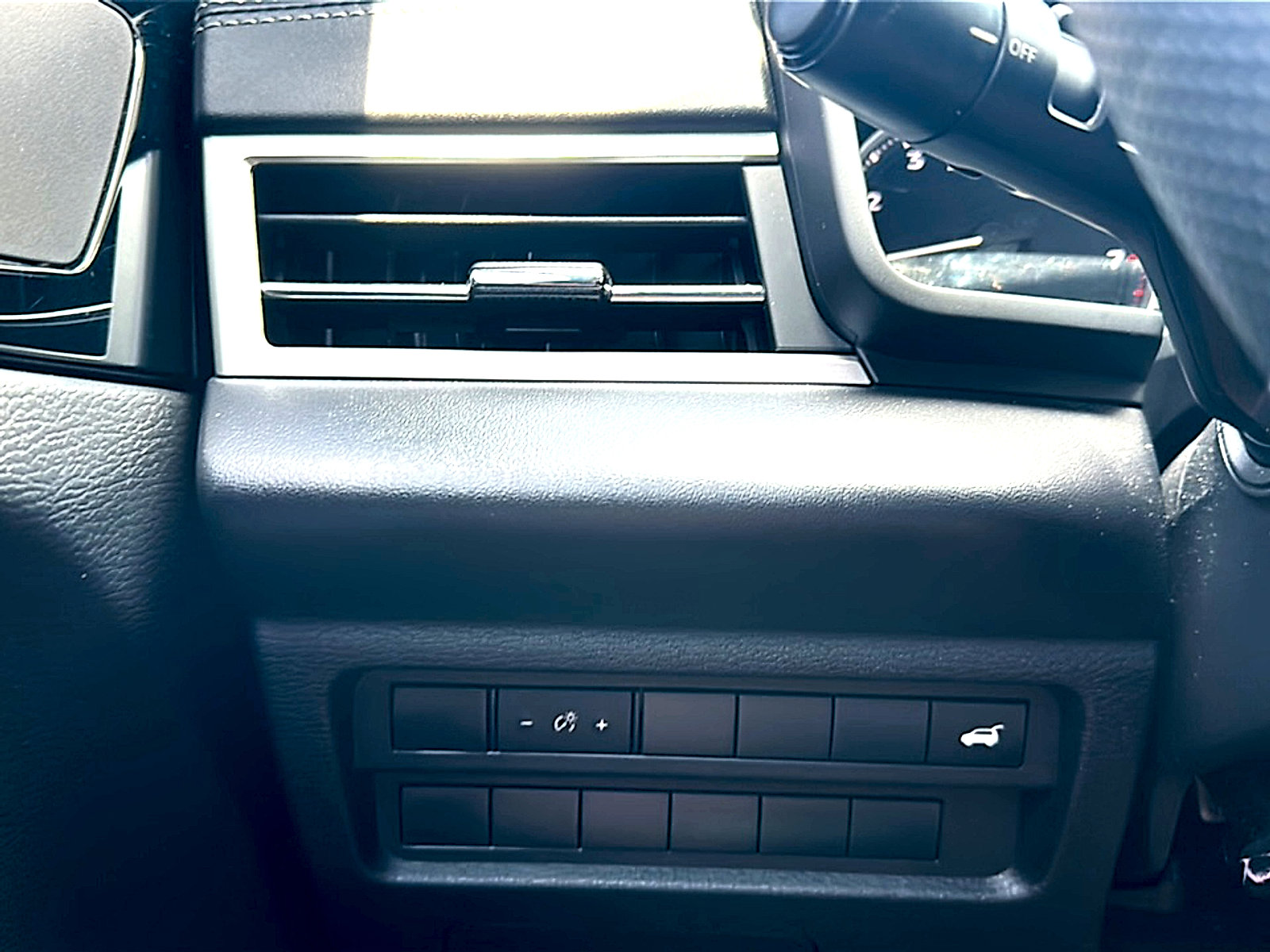 Used 2023 Mitsubishi Outlander SE AWD/4WD image 35