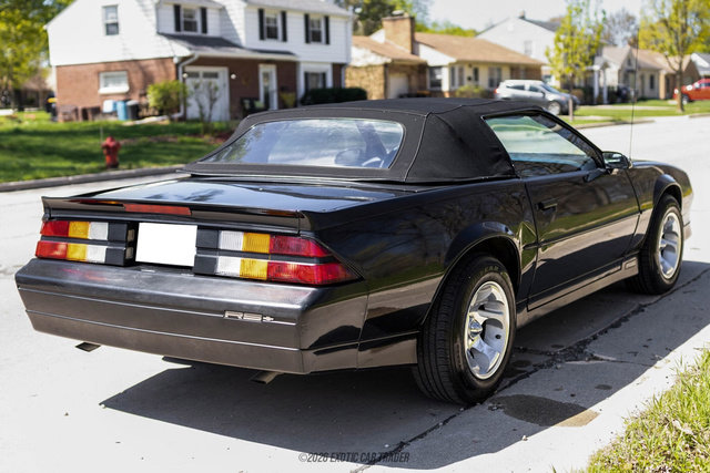 Used 1989 Chevrolet Camaro LT RWD image 18