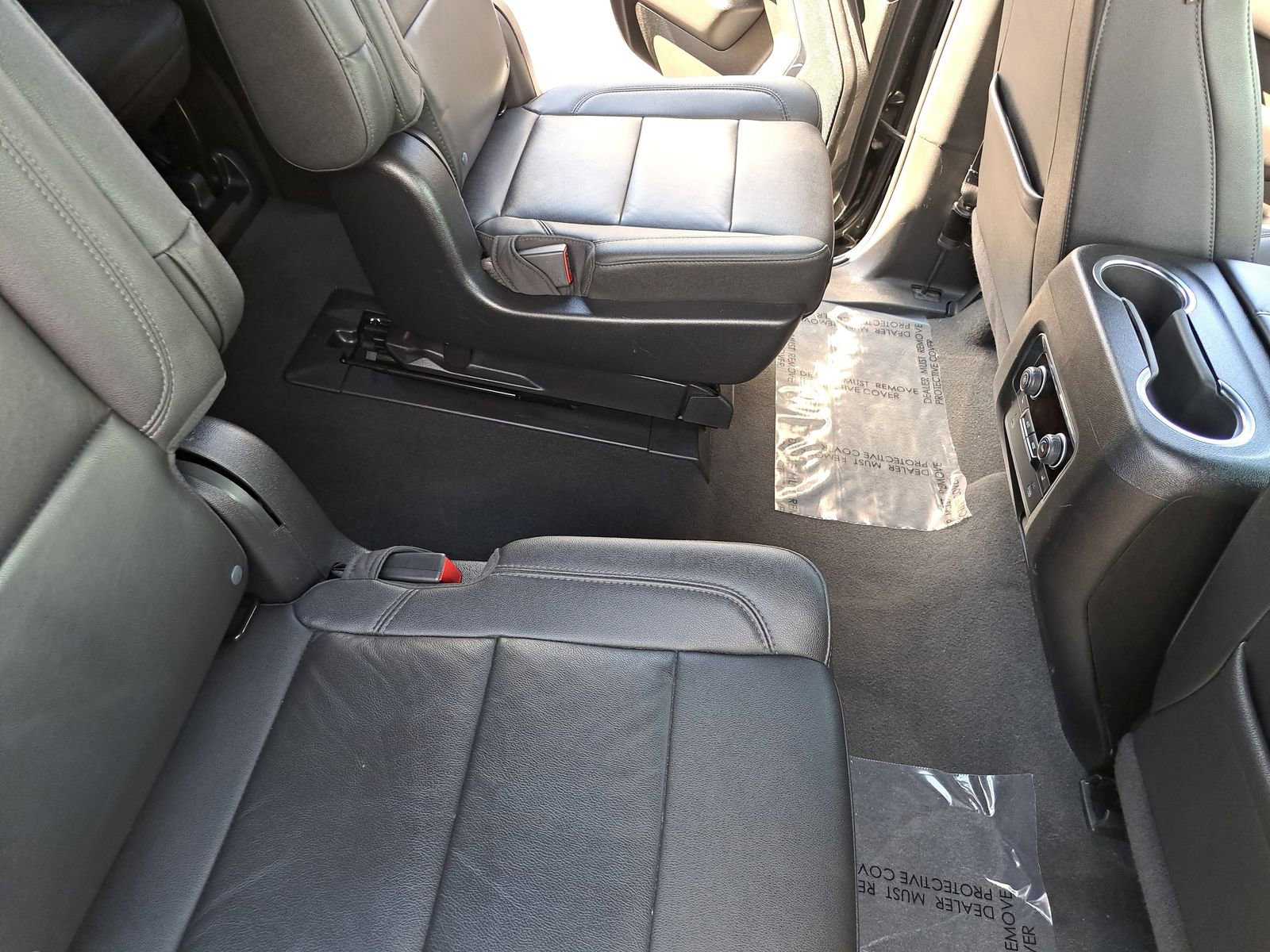 Used 2022 Chevrolet Tahoe LT w/ Luxury Package image 11