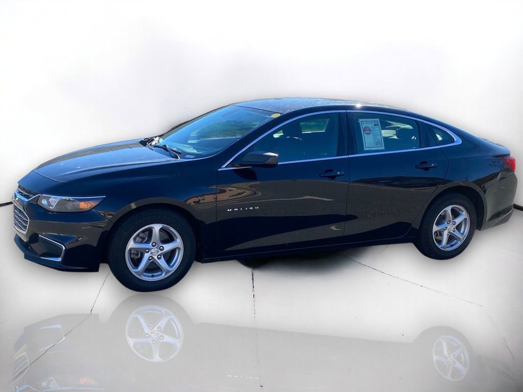 Used 2018 Chevrolet Malibu LS image 2