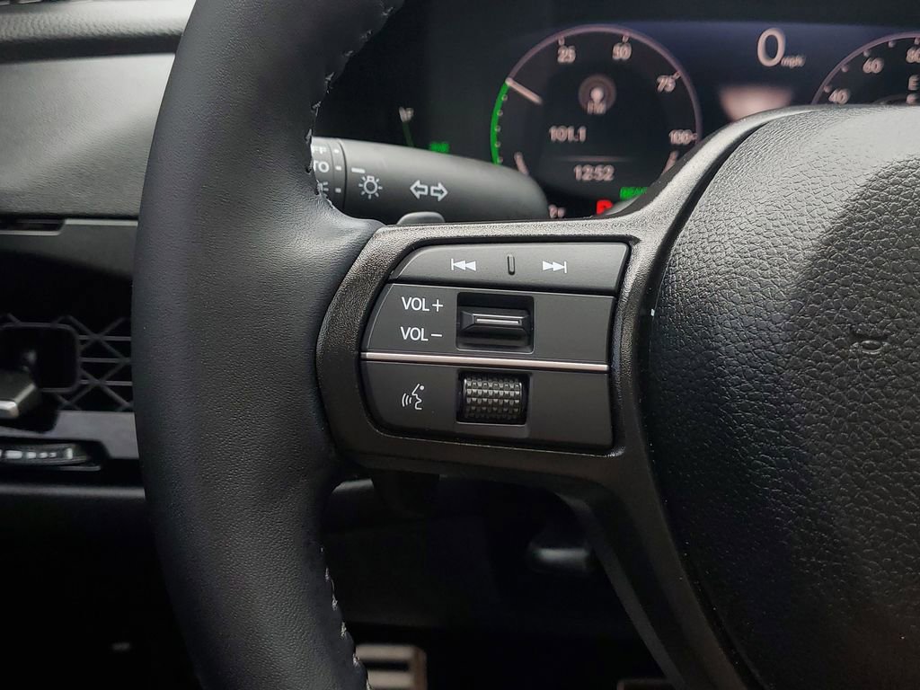 Used 2025 Honda Accord Sport image 18