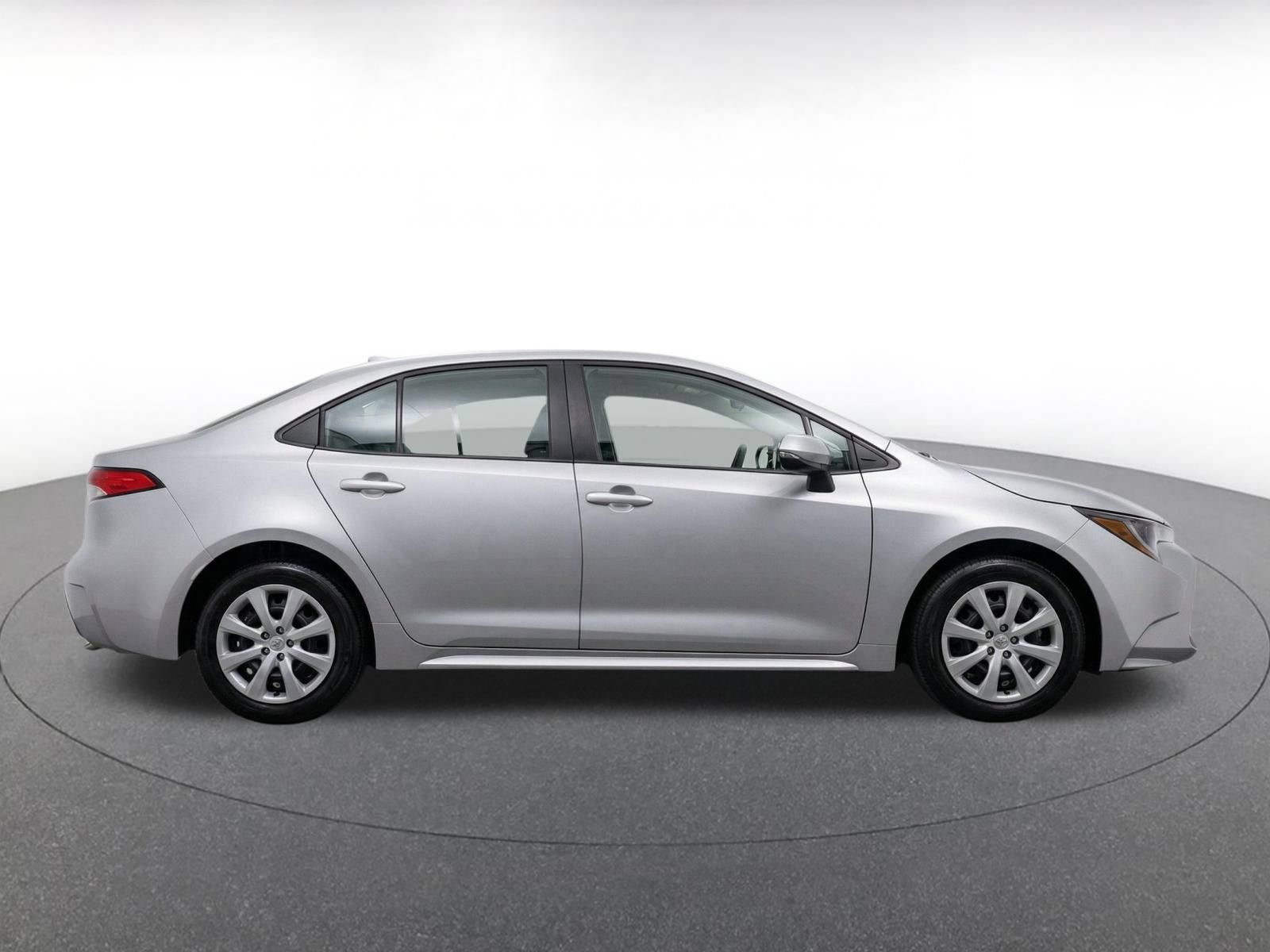 Used 2025 Toyota Corolla LE FWD image 10