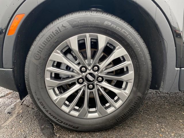 Certified 2025 Cadillac XT4 Premium Luxury AWD/4WD image 19