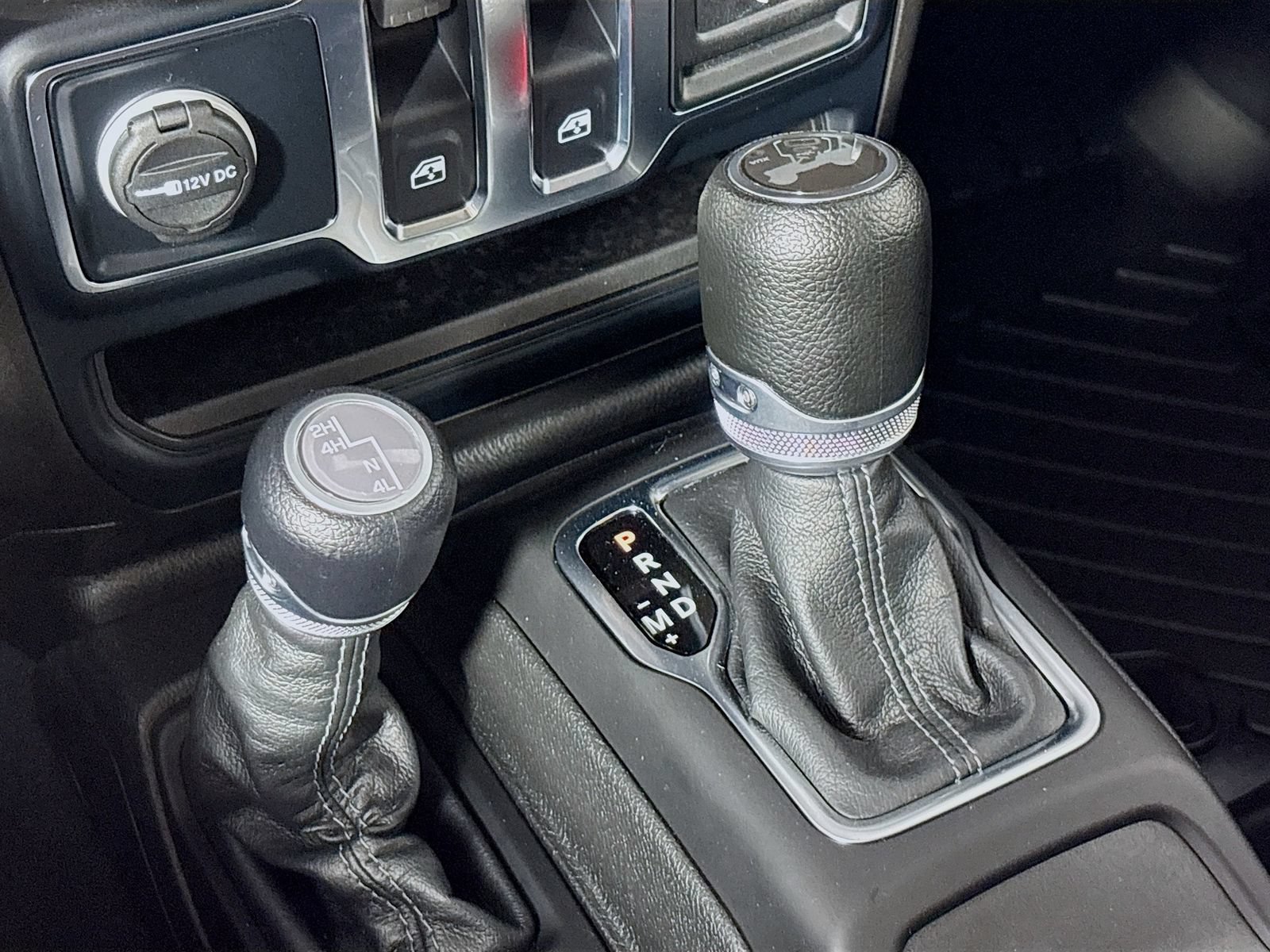 Used 2024 Jeep Wrangler Sport AWD/4WD image 16