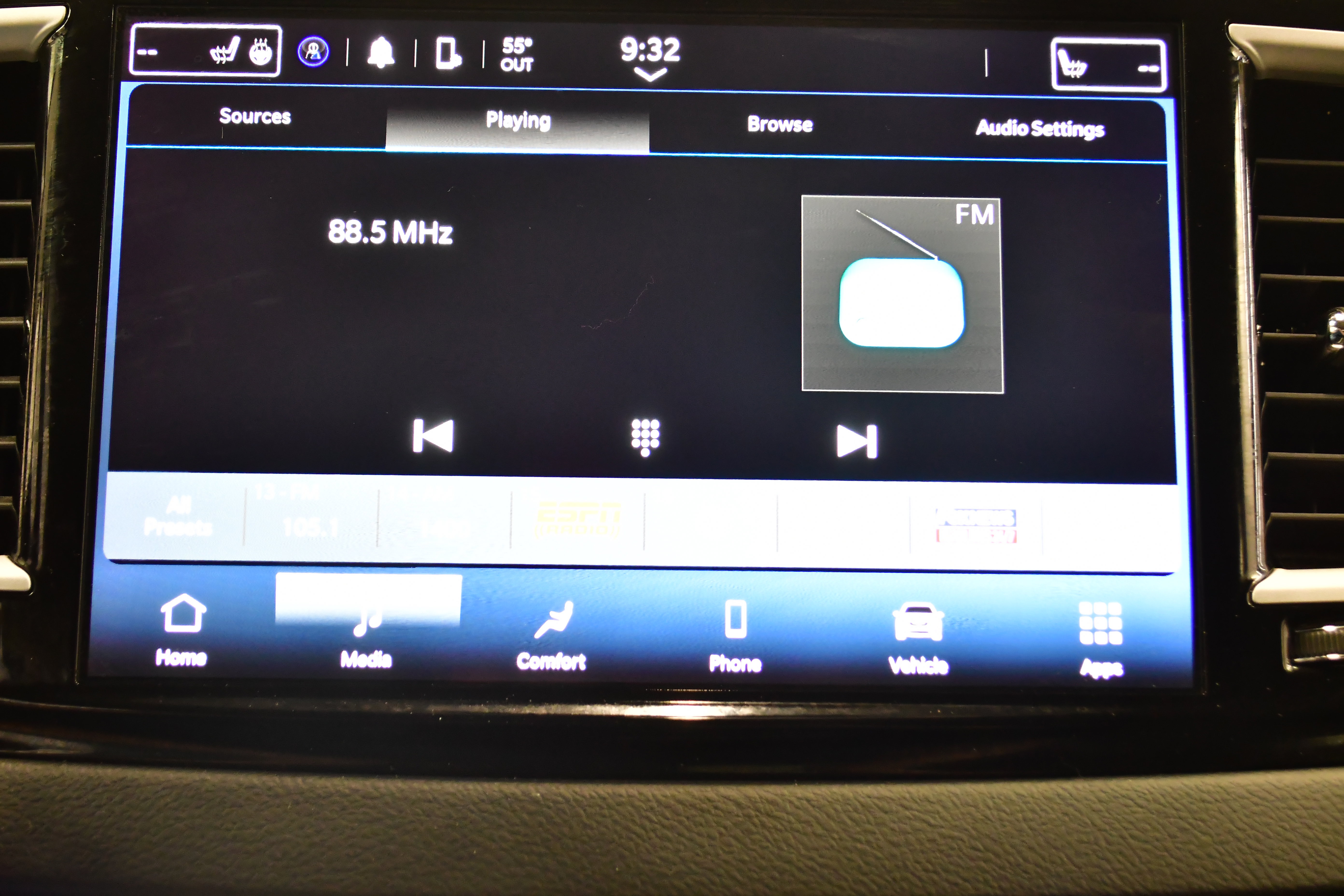Used 2023 Chrysler Pacifica Touring-L FWD image 26