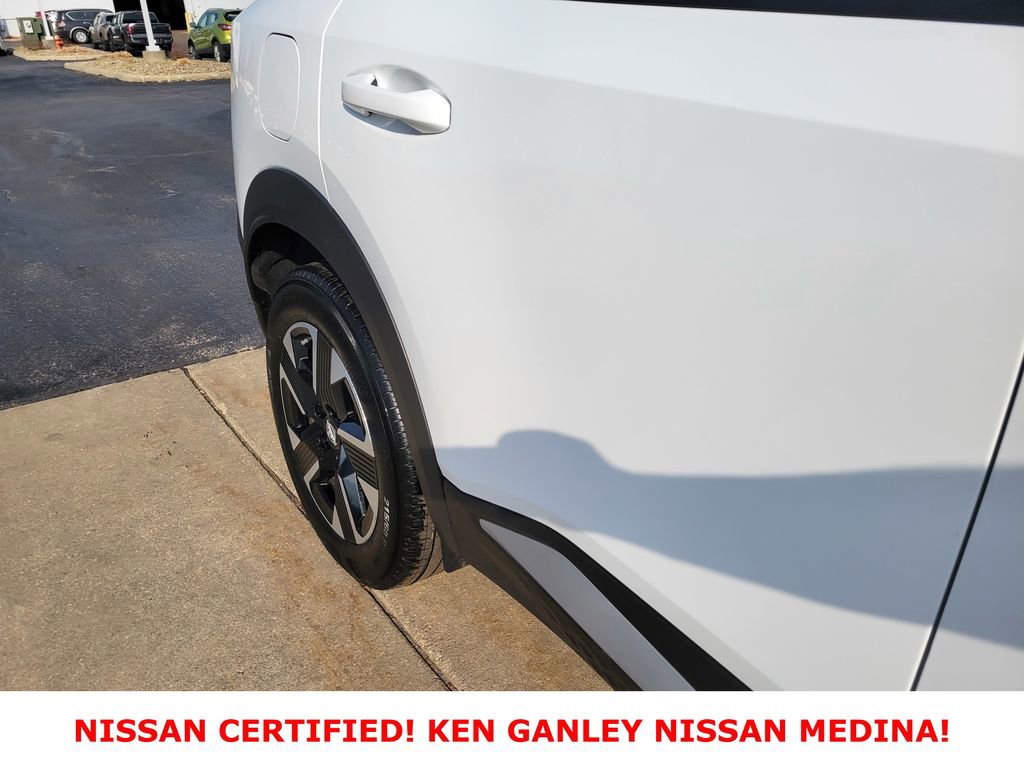 Certified 2025 Nissan Kicks SV AWD/4WD image 14