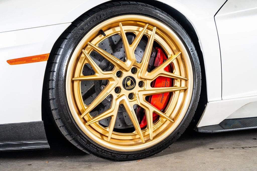 Used 2017 Lamborghini Aventador S image 10