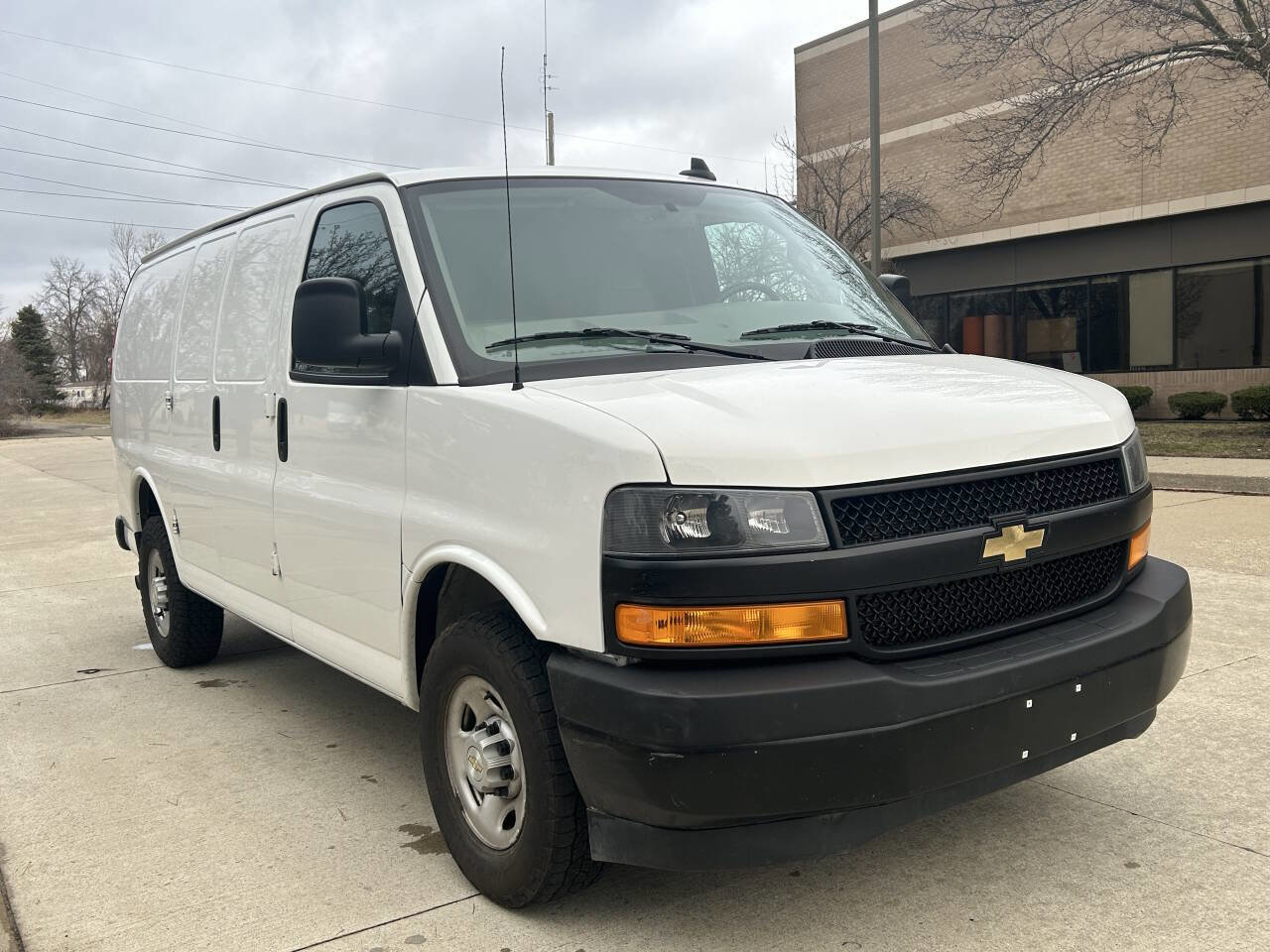 Used 2022 Chevrolet Express 2500 image 8