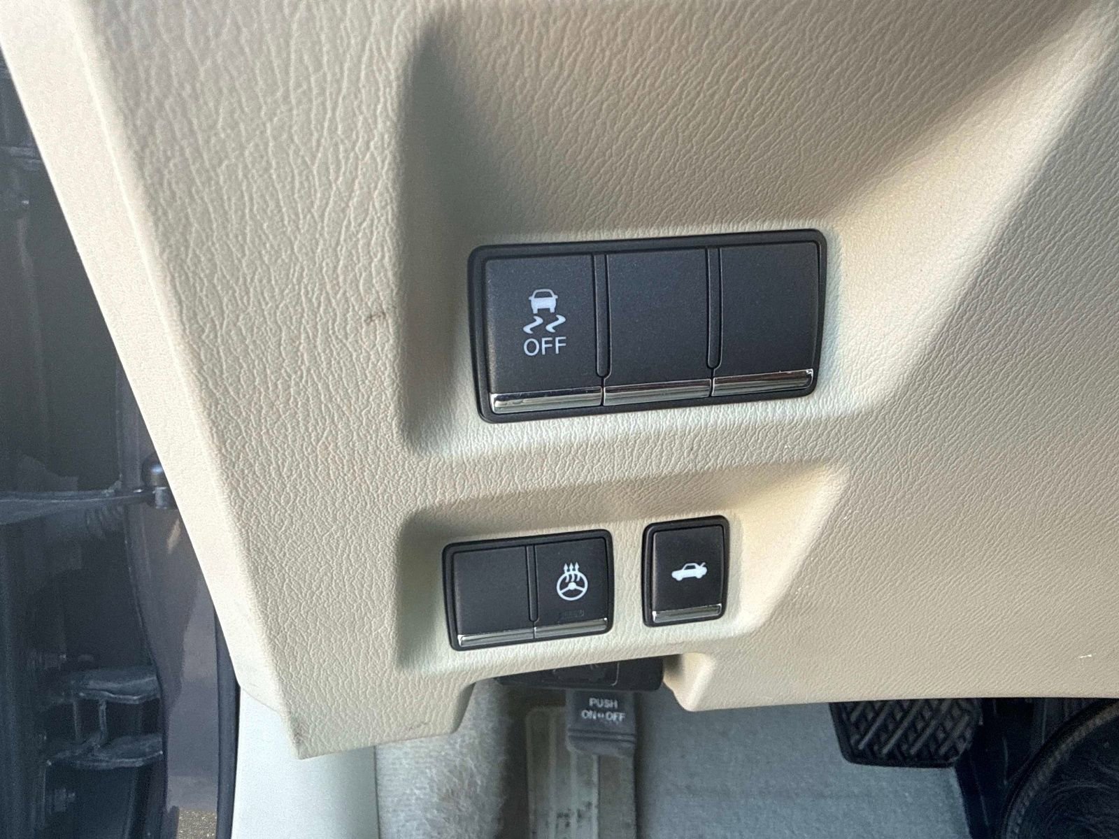 Used 2015 INFINITI Q70 3.7 image 28