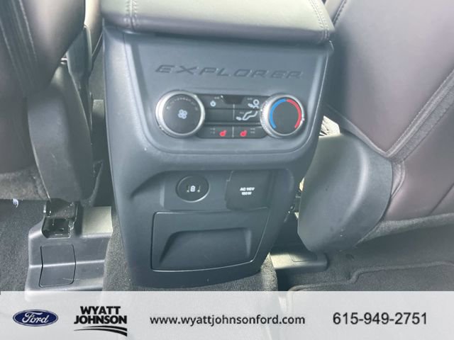 Certified 2025 Ford Explorer Platinum w/ LUX Leather Package image 19