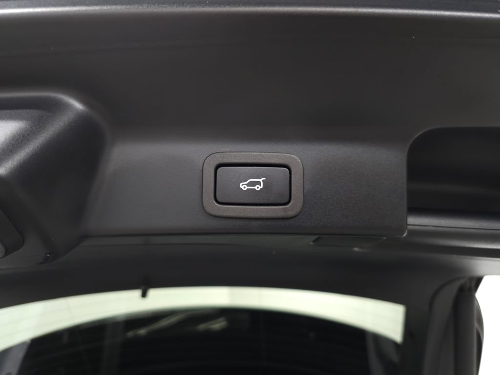 Used 2019 Jaguar F-PACE Portfolio AWD/4WD image 8