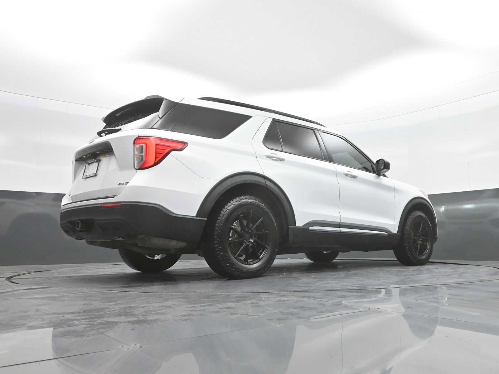 Certified 2021 Ford Explorer XLT w/ Class III Trailer Tow Package AWD/4WD image 43