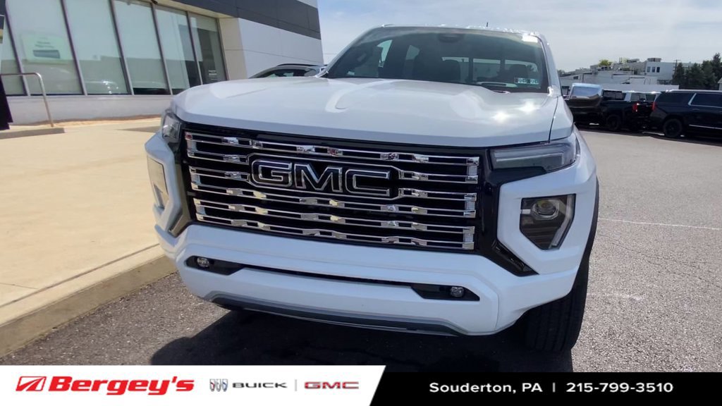 New 2026 GMC Canyon Denali w/ LPO, Black Badging Package AWD/4WD image 3