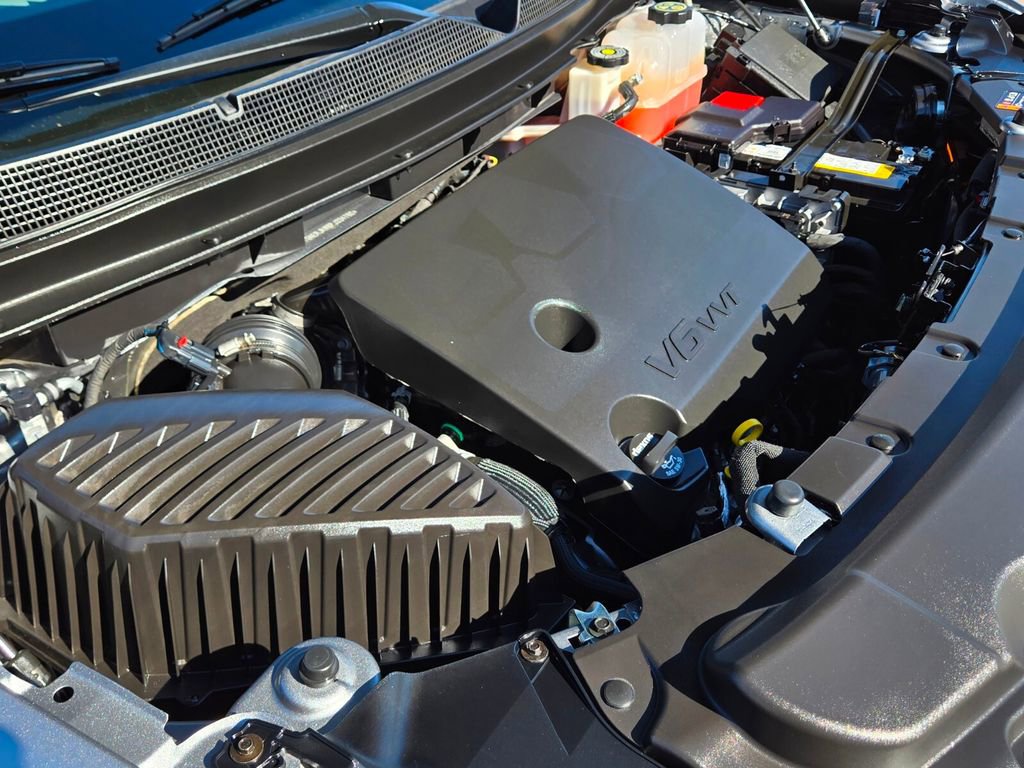 Used 2023 Chevrolet Traverse RS FWD image 15