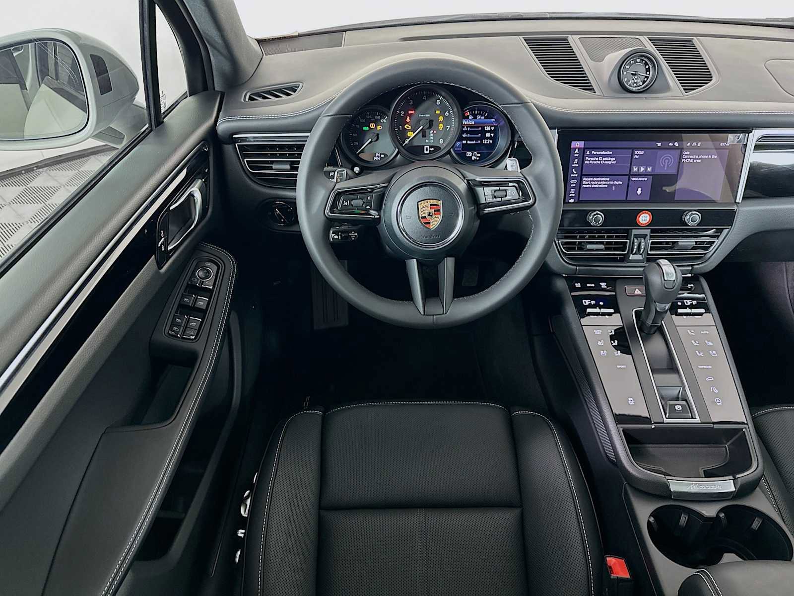 New 2025 Porsche Macan image 24