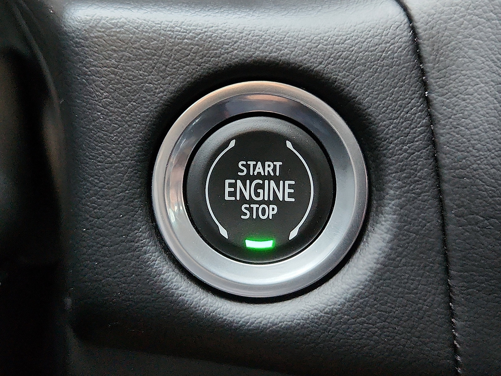 Used 2023 GMC Yukon XL AT4 w/ Technology Package AWD/4WD image 22
