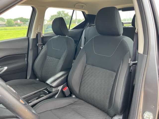 Used 2024 Nissan Kicks SV FWD image 12