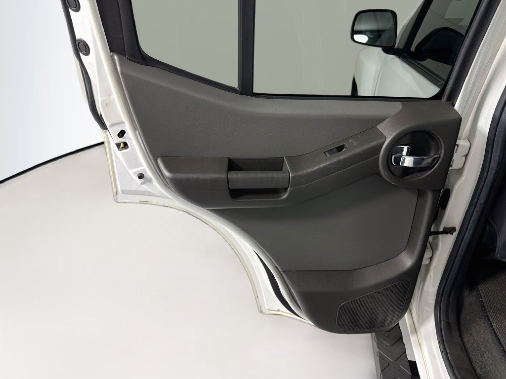 Used 2006 Nissan Xterra S w/ (U01) Utility Pkg RWD image 25