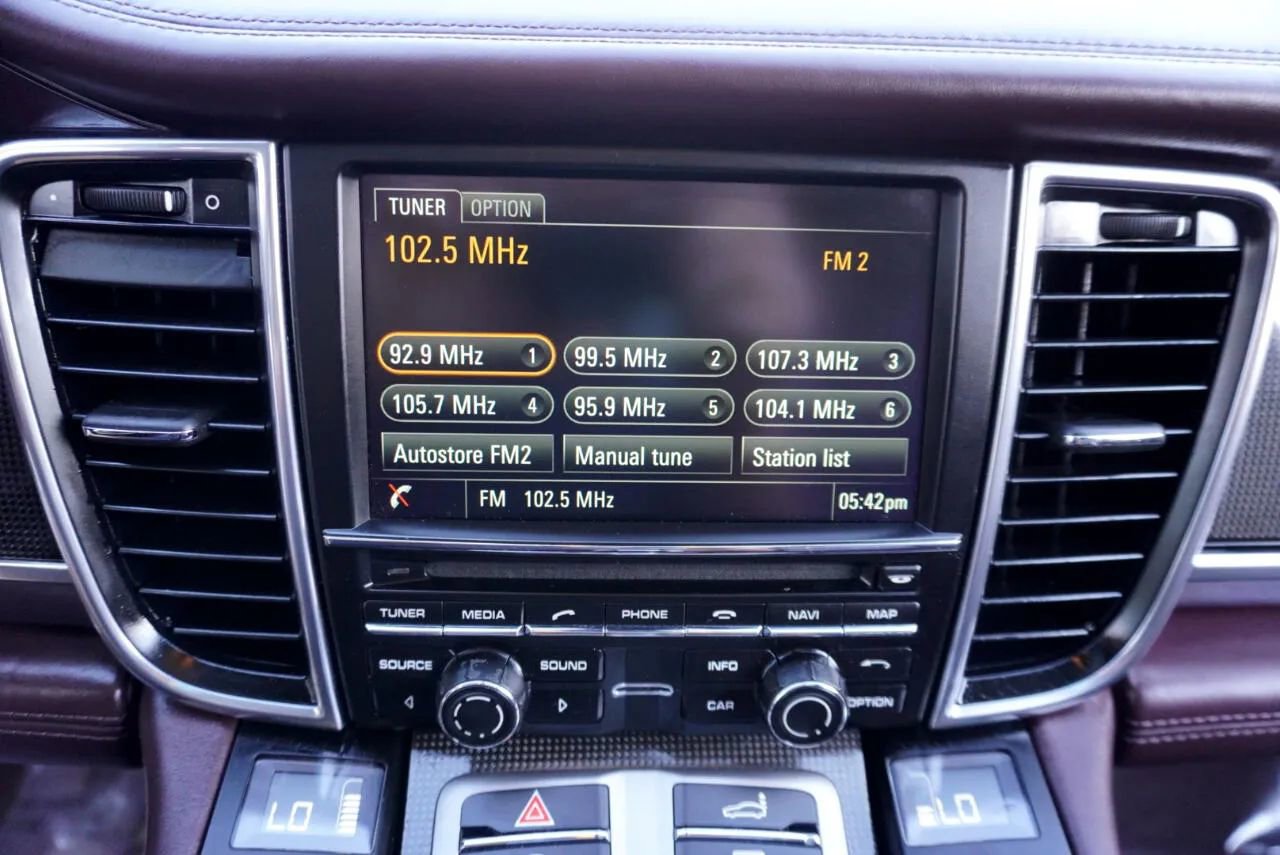 Used 2014 Porsche Panamera GTS image 14