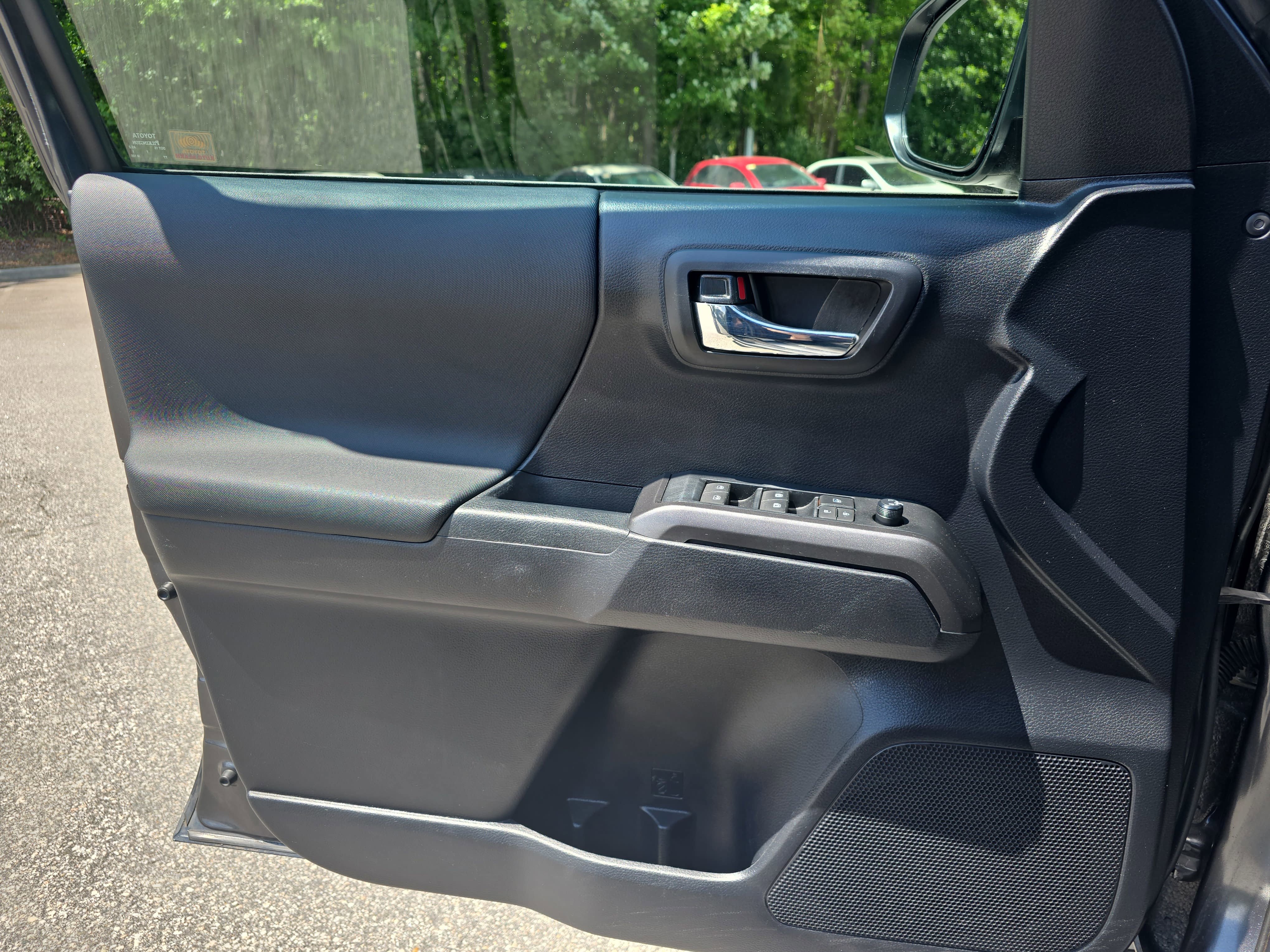 Used 2019 Toyota Tacoma TRD Sport AWD/4WD image 24