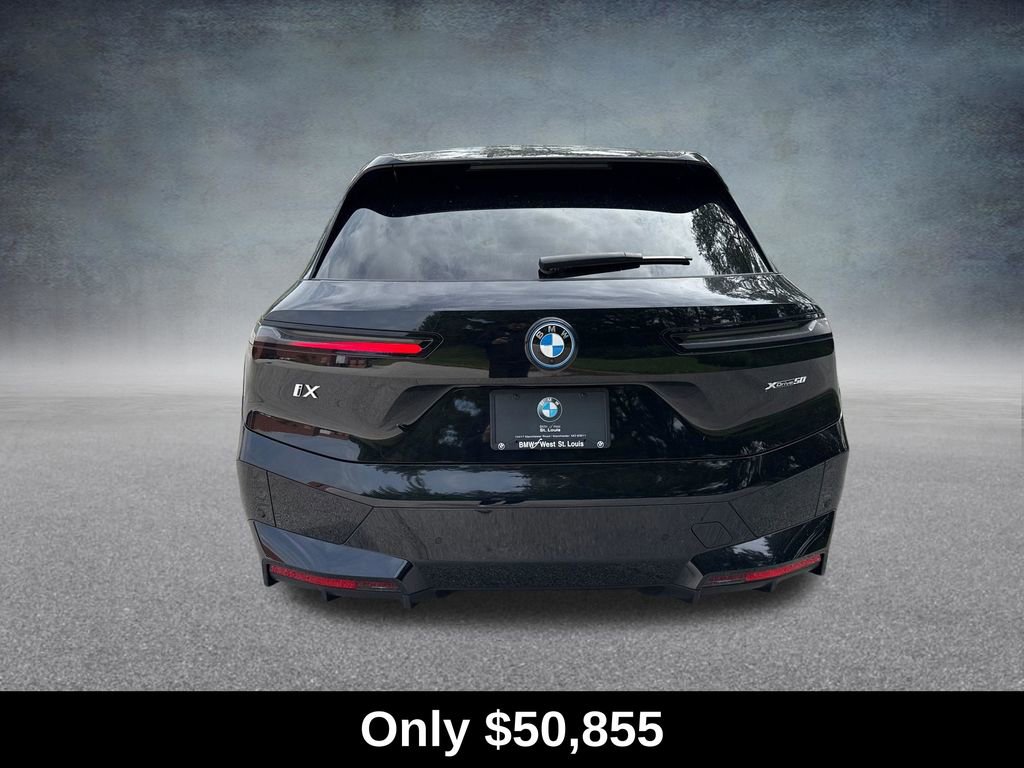 Used 2023 BMW iX xDrive50 w/ Premium Package AWD/4WD image 4