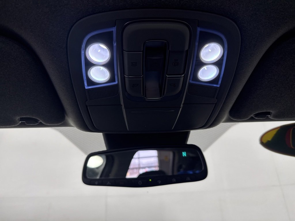 Used 2020 Hyundai Santa Fe Limited image 27