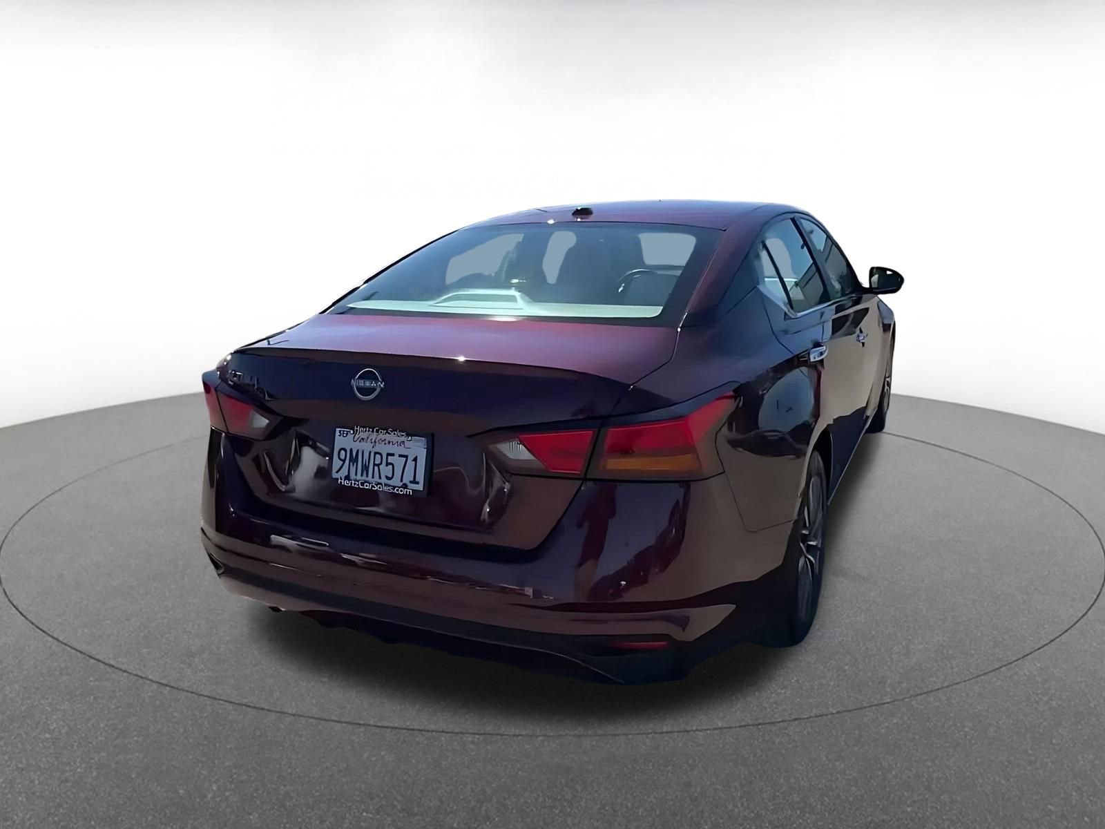 Used 2025 Nissan Altima 2.5 SV image 15