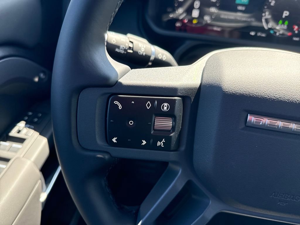 New 2026 Land Rover Defender 130 X-Dynamic SE image 19