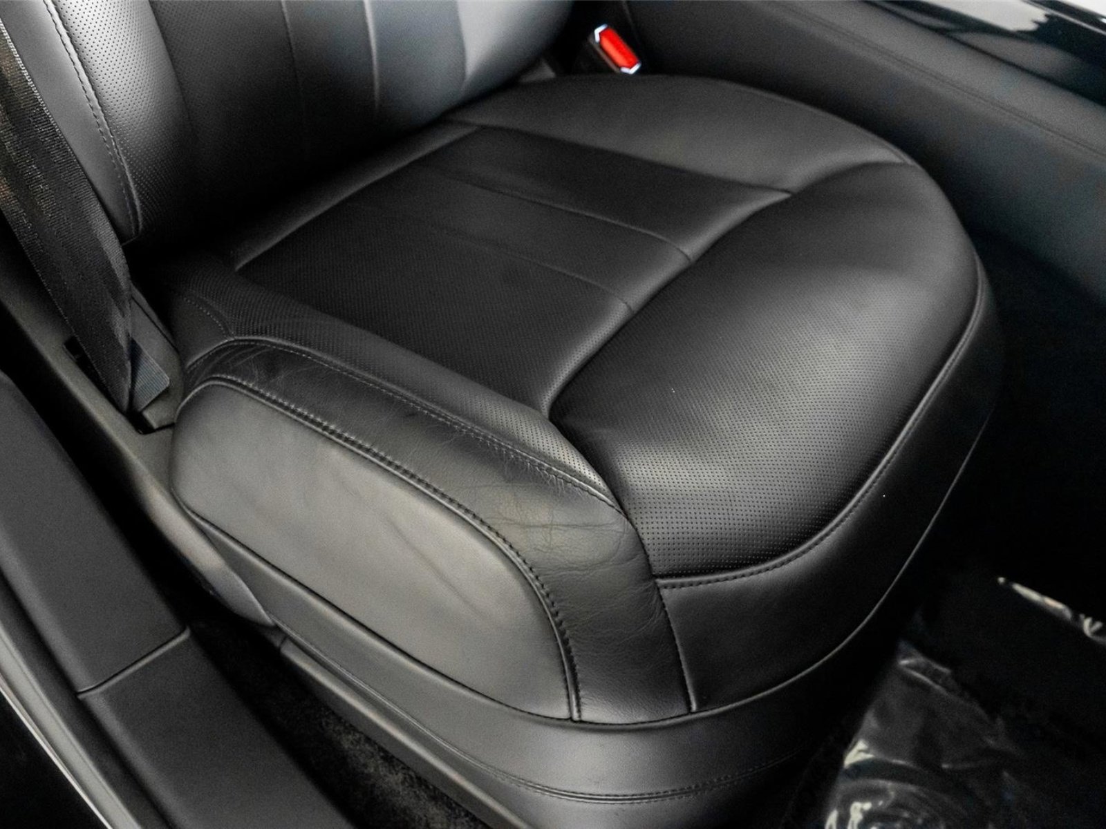 Used 2024 Land Rover Range Rover Long Wheelbase Autobiography image 31